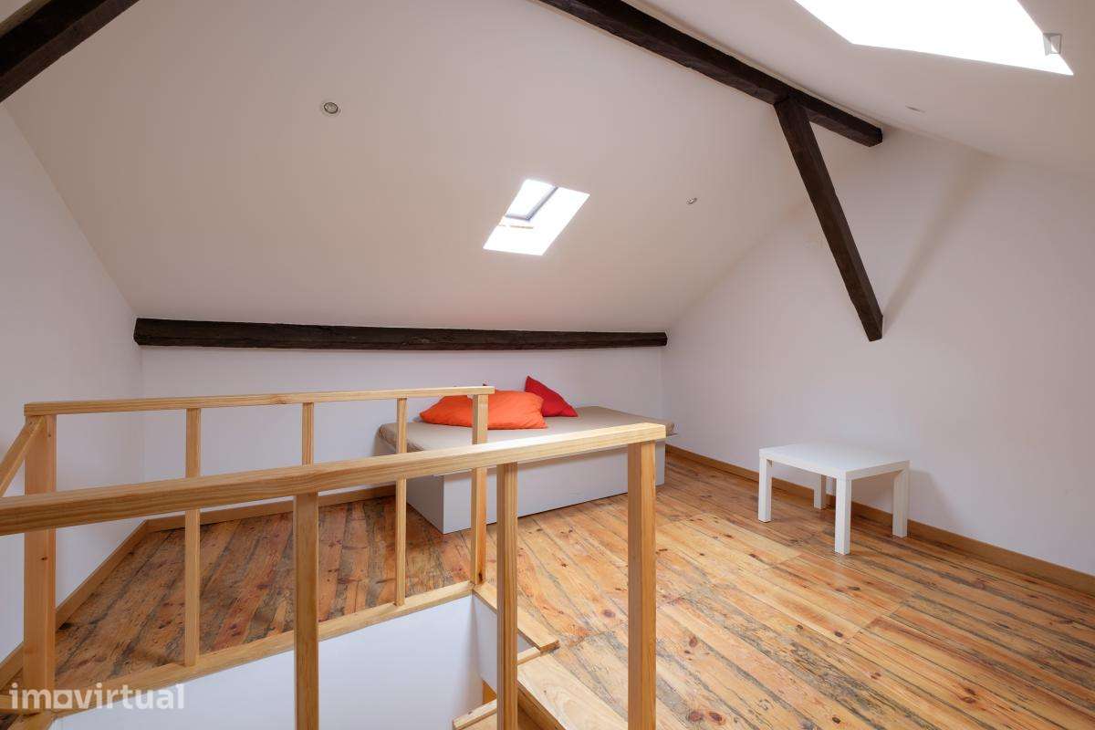 Quarto - localizado em Baixa Coimbra - Grande imagem: 3/10