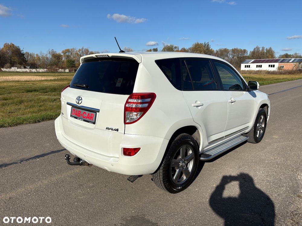 Toyota RAV4 2.2 D-4D 4x2 Sol - 4