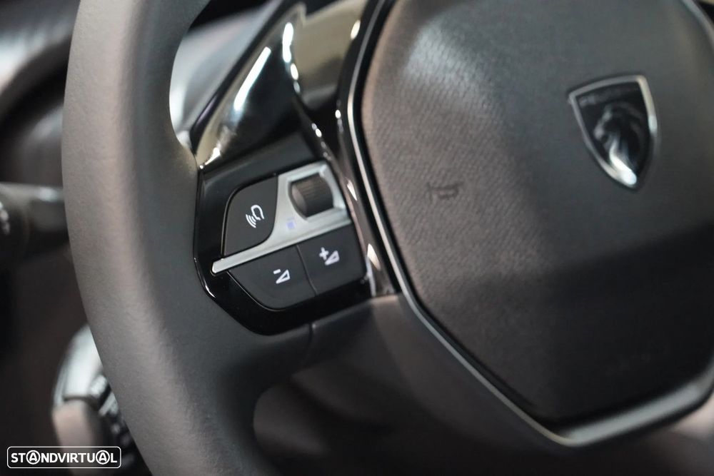 Peugeot 208 - 10