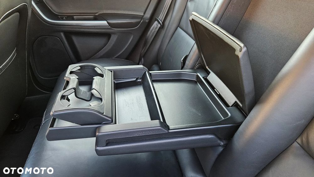 Volvo V60 ver-d6-plug--in--hybrid-awd-geartronic-summum - 19