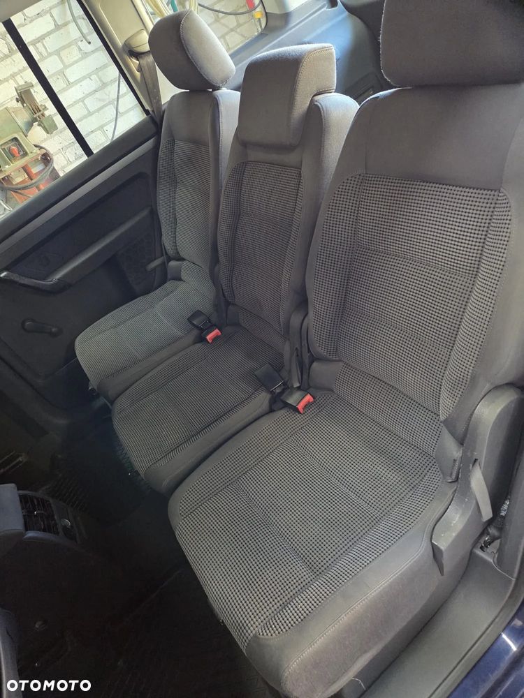 Volkswagen Touran - 9