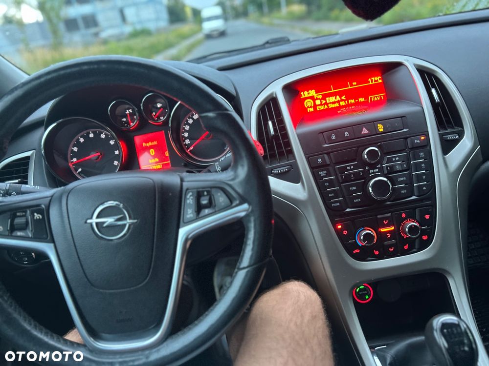 Opel Astra 1.4 Turbo Cosmo - 19