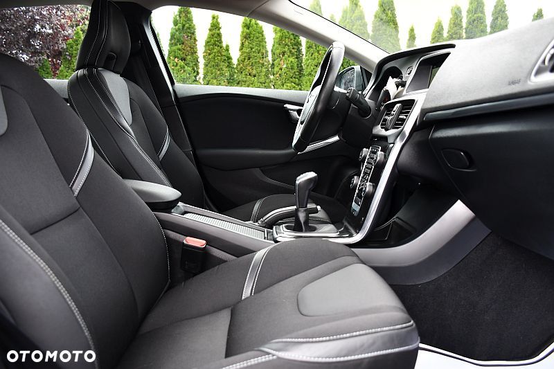 Volvo V40 T3 Momentum - 7