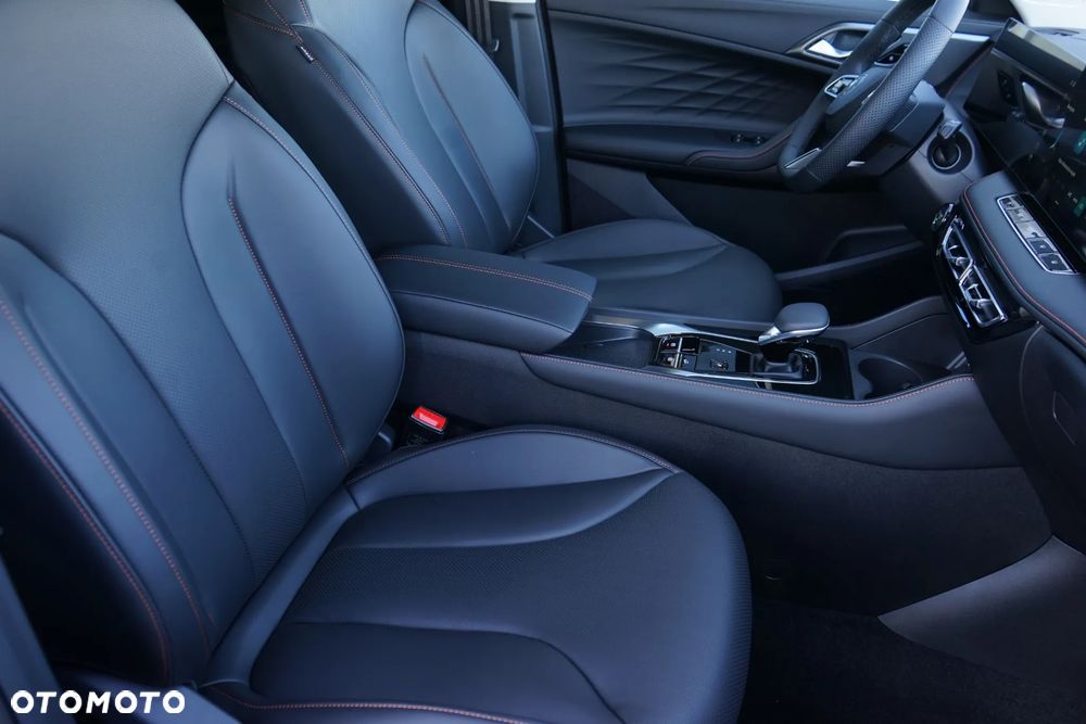 MG HS 1.5T HEV+ Exclusive - 11