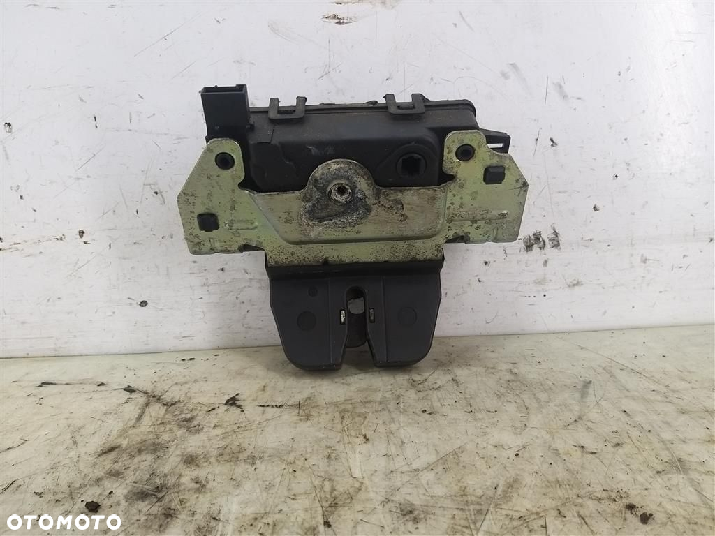 Zamek klapy tylnej Opel Astra III H ROK 2004- 2013 HB - 3