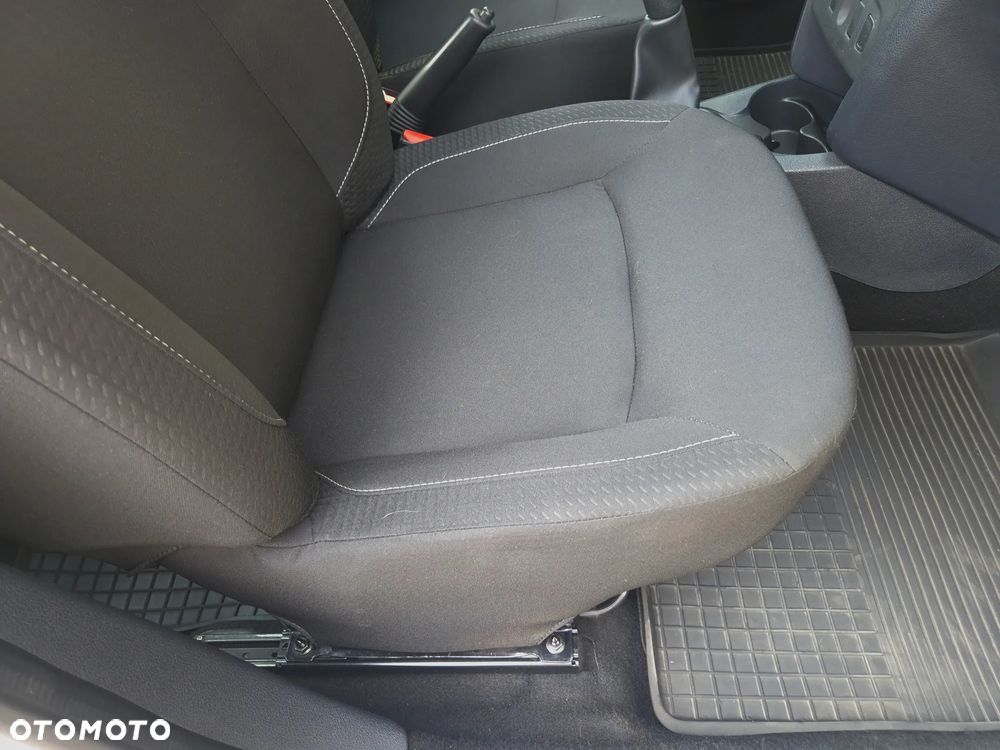 Dacia Sandero SCe 75 Essential - 32