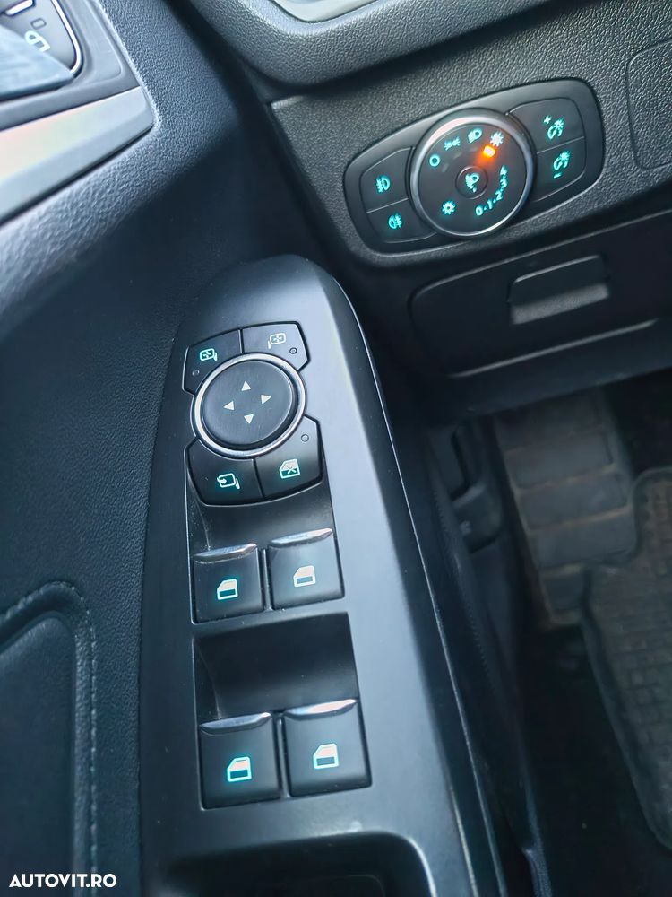 Ford Focus - 11