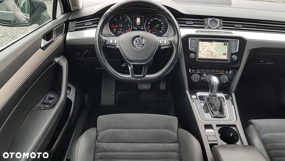Volkswagen Passat Variant 2.0 TDI SCR DSG Highline - 13