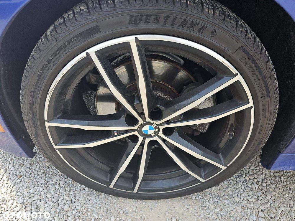 BMW Seria 3 330i M Sport - 18