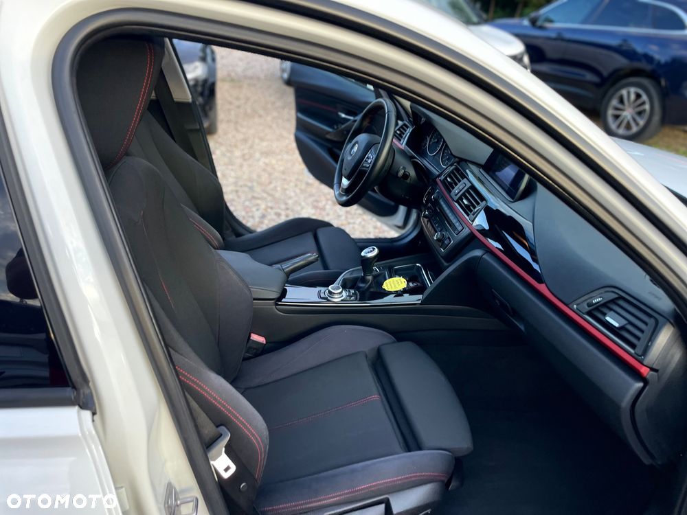 BMW Seria 3 318d DPF Edition Sport - 15