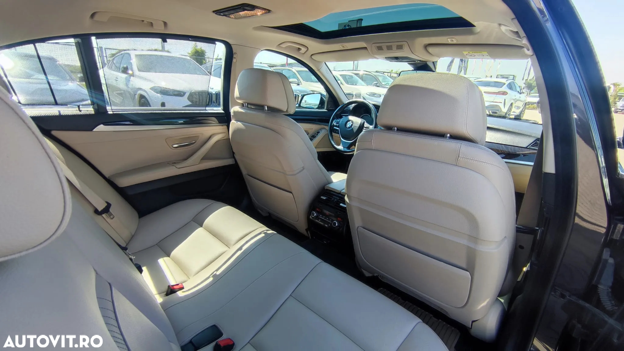 BMW Seria 5 530d xDrive AT - 24