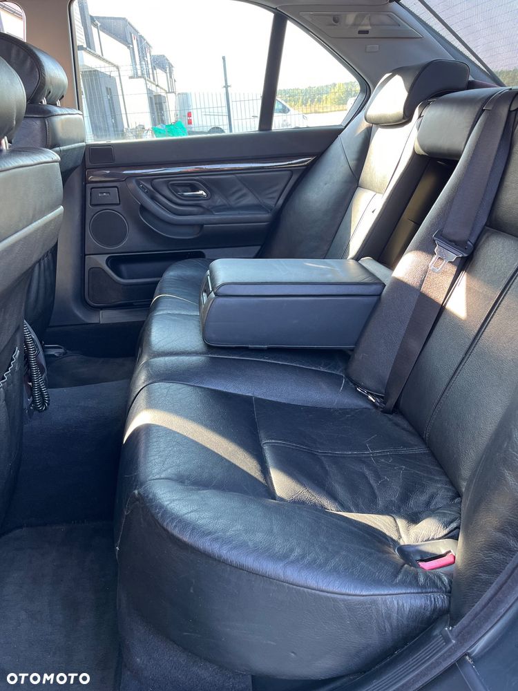 BMW Seria 7 740i - 16