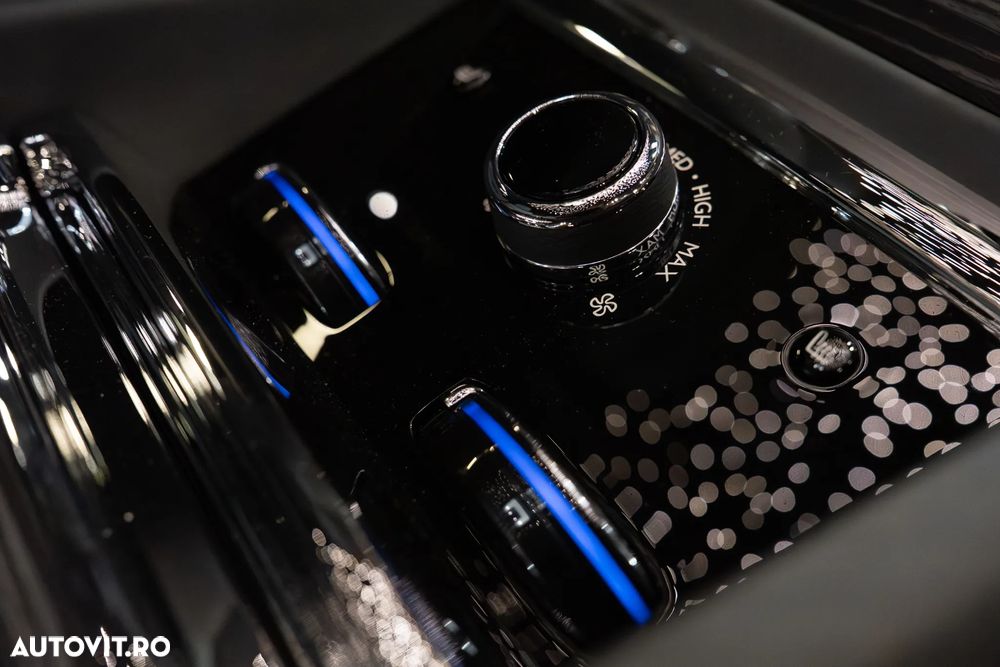 Rolls-Royce Spectre - 39