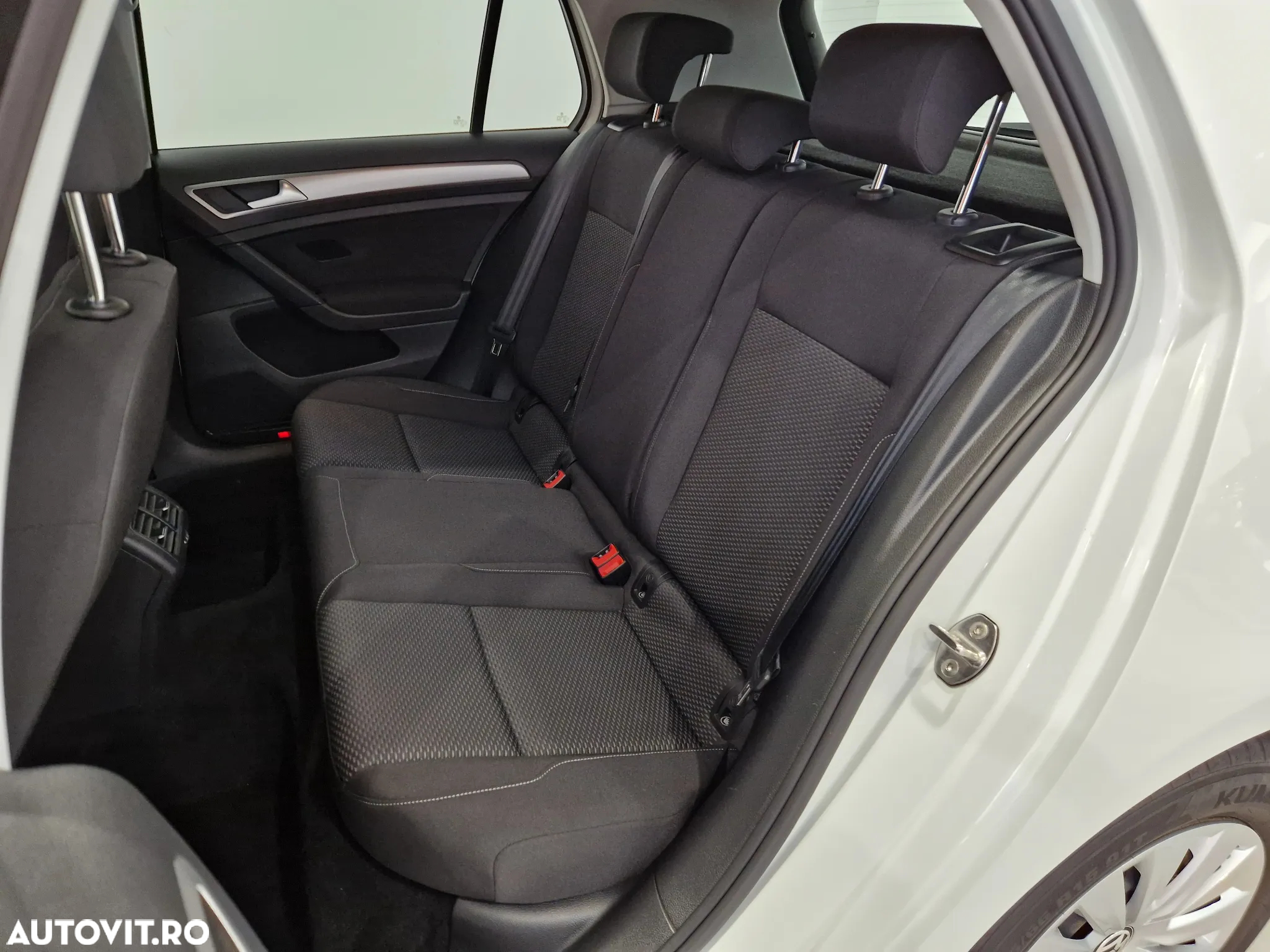 Volkswagen Golf 1.6 TDI Trendline - 13