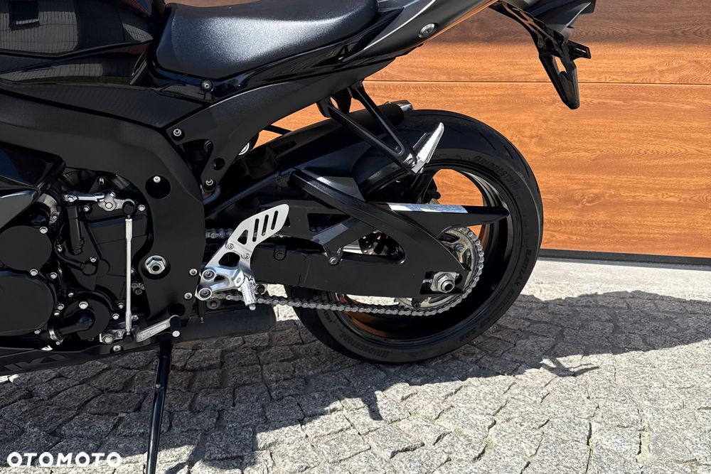Suzuki GSX-R - 23