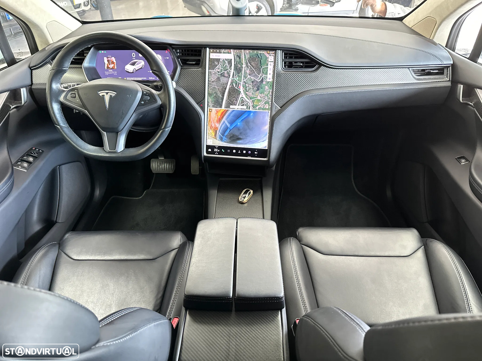Tesla Model X - 6