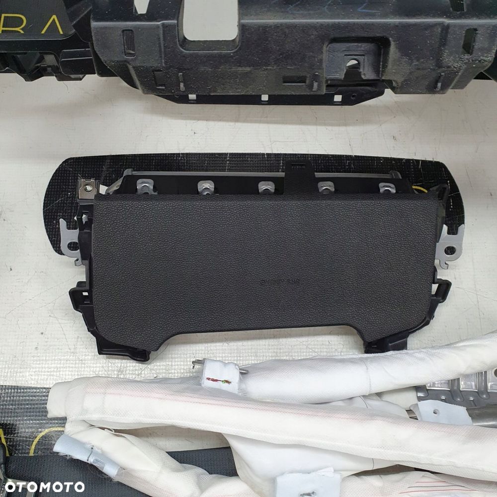 TOYOTA COROLLA E21 FACE LIFT DESKA ROZDZIELCZA KONSOLA KOKPIT PULPIT PODUSZKI AIRBAG AIR BAG PASY KURTYNY KIT SET - 7