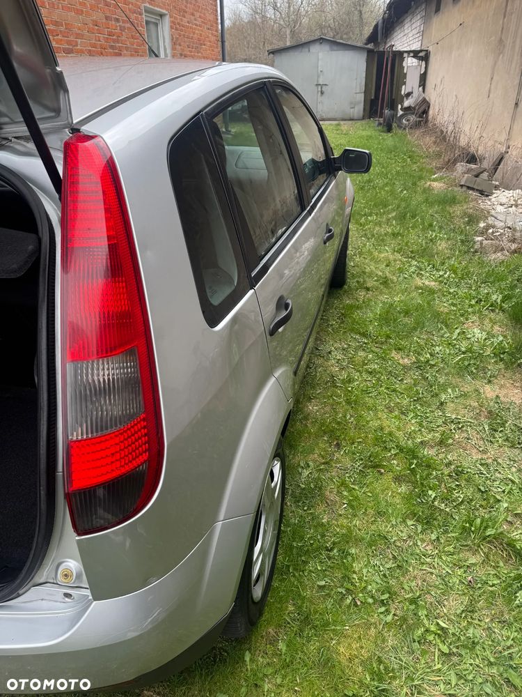 Ford Fiesta 1.3 - 10