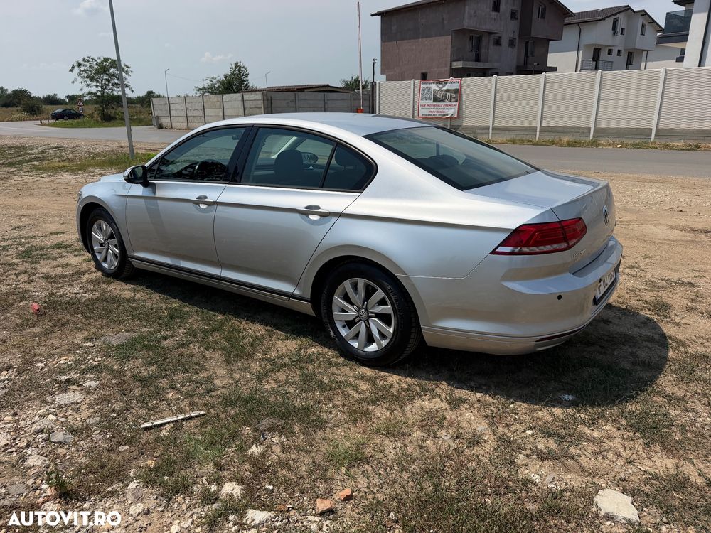 Volkswagen Passat 1.6 TDI Trendline - 5