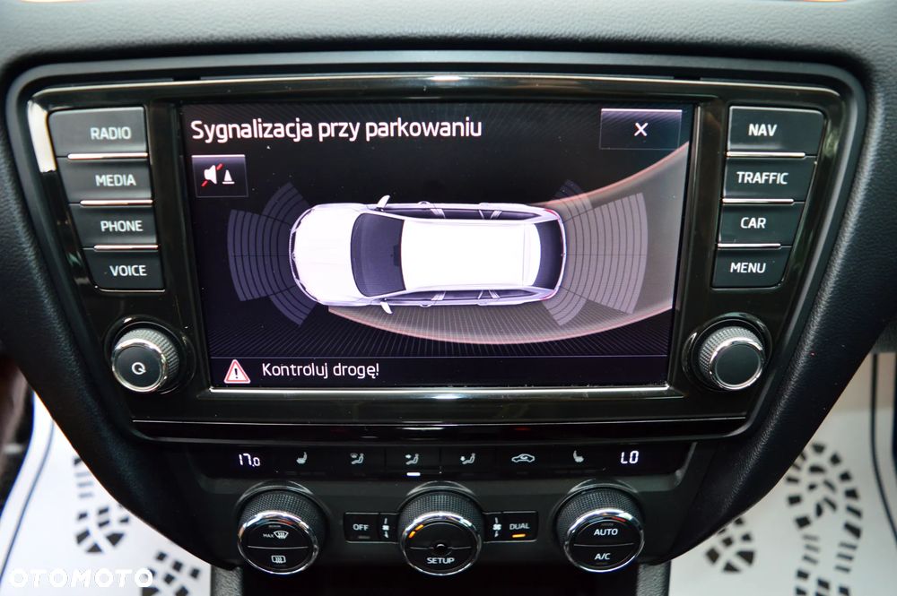 Skoda Octavia 2.0 TDI DSG RS - 28
