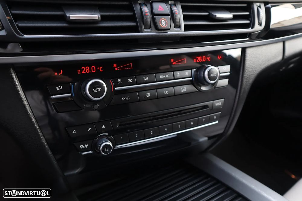 BMW X5 25 d sDrive Comfort 7L - 24