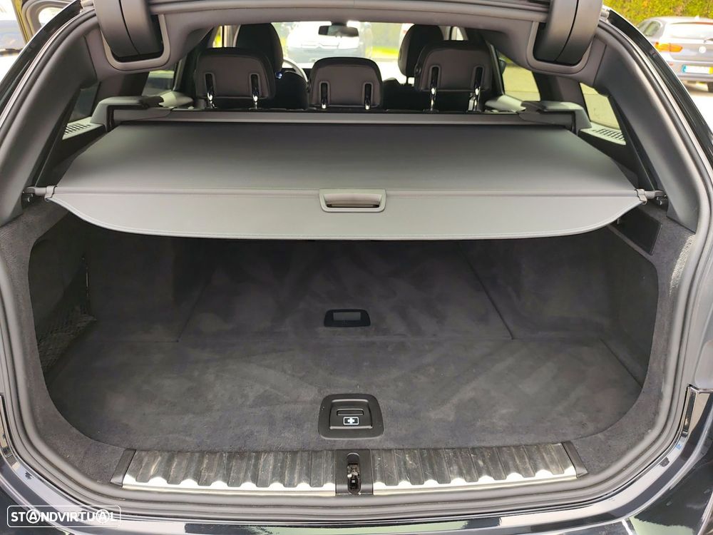 BMW 320 d Pack Desportivo M Auto - 31