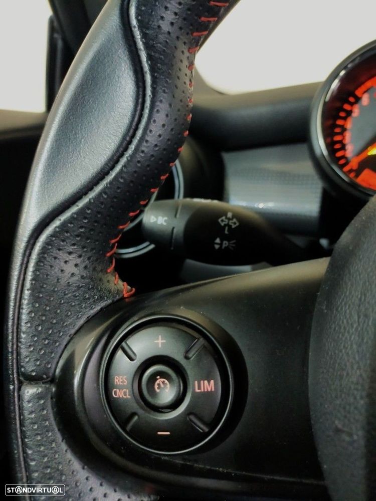 MINI 3 Portas Cooper Aut. JCW - 23
