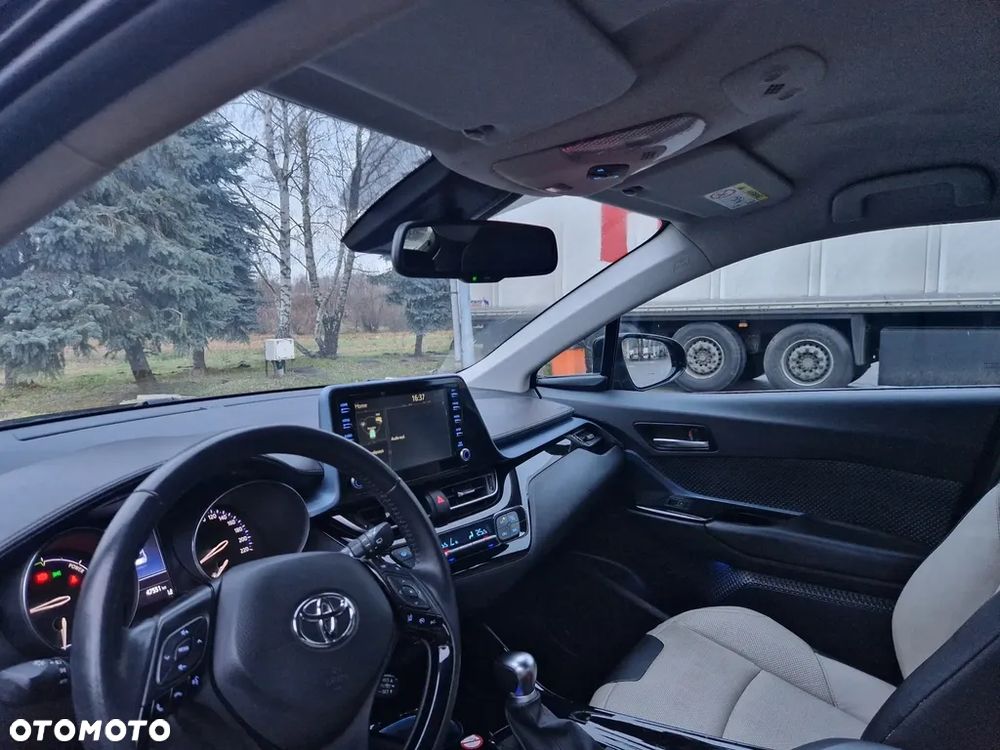 Toyota C-HR Style Selection - 38