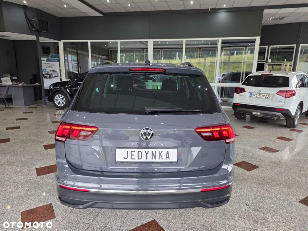 Volkswagen Tiguan - 36
