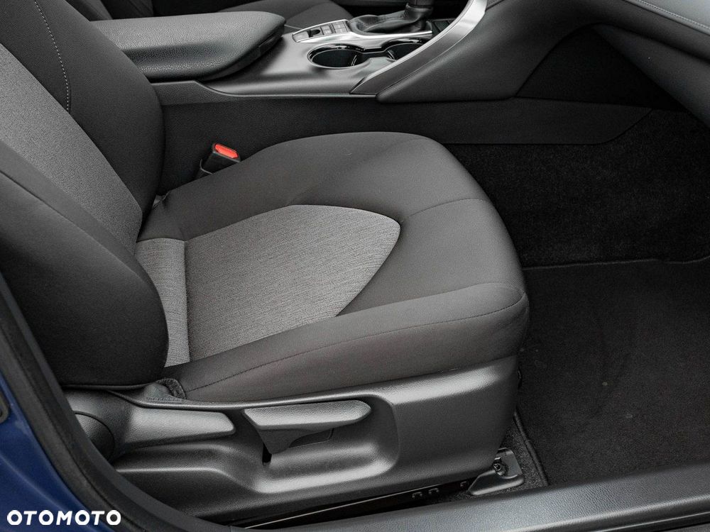 Toyota Camry - 28