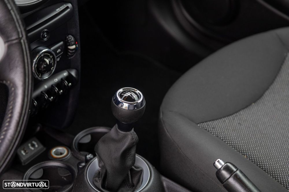 MINI 3 Portas One D - 34