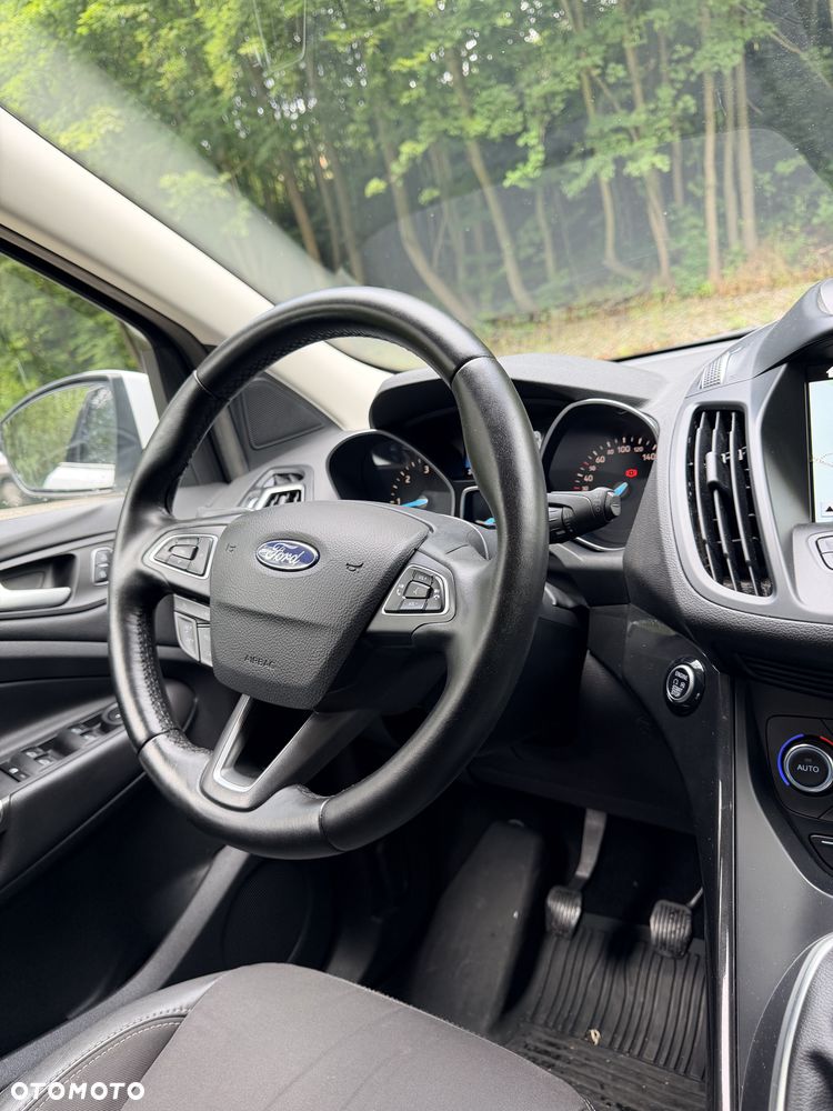 Ford Kuga 2.0 TDCi 2x4 Titanium - 35