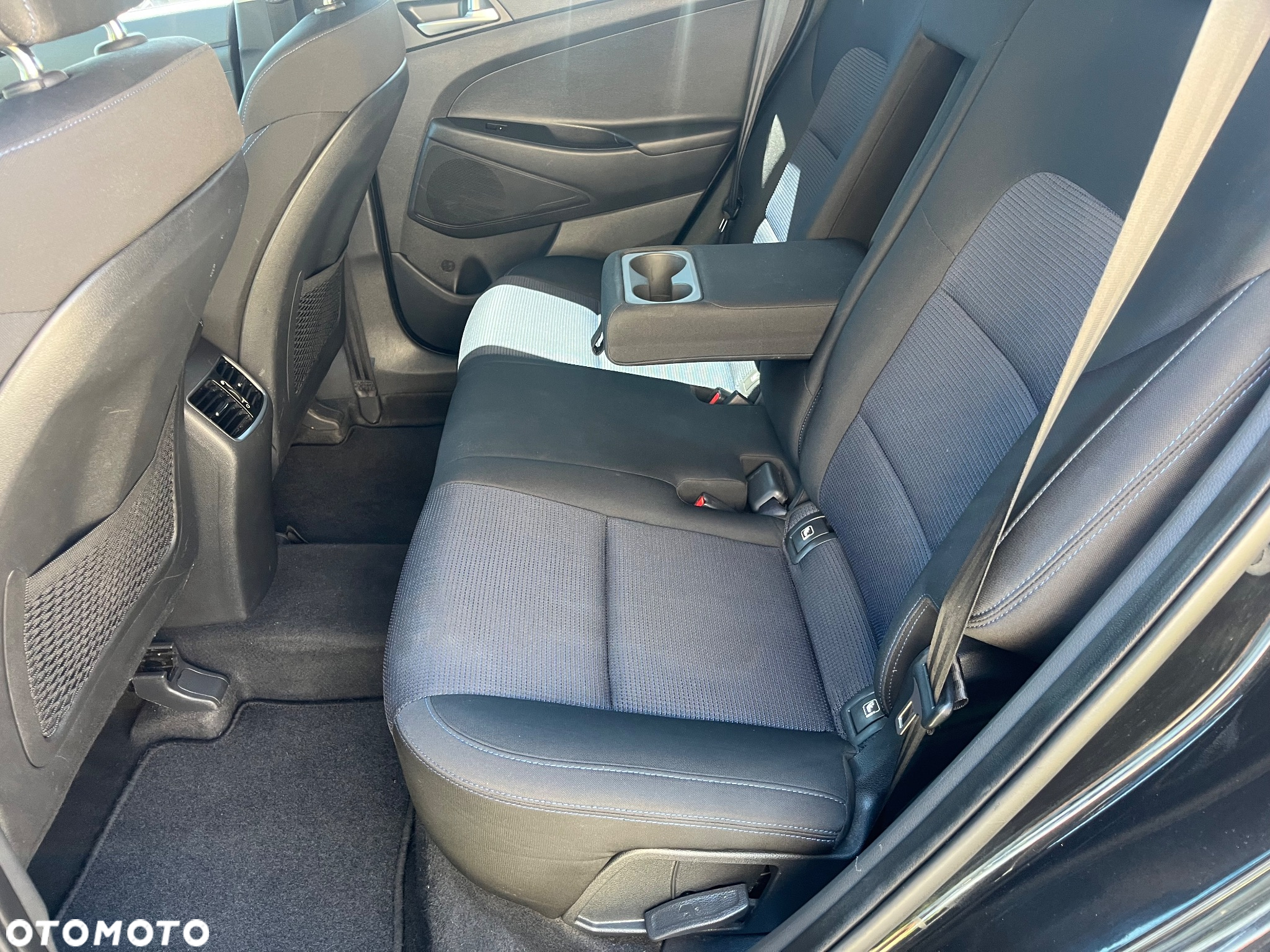 Hyundai Tucson blue 1.7 CRDi 2WD Intro Edition - 26