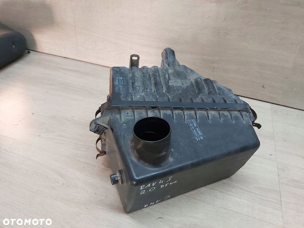 Toyota RAV4 I 2,0 3s-fe obudowa filtra powietrza puszka 17705-74380 - 2