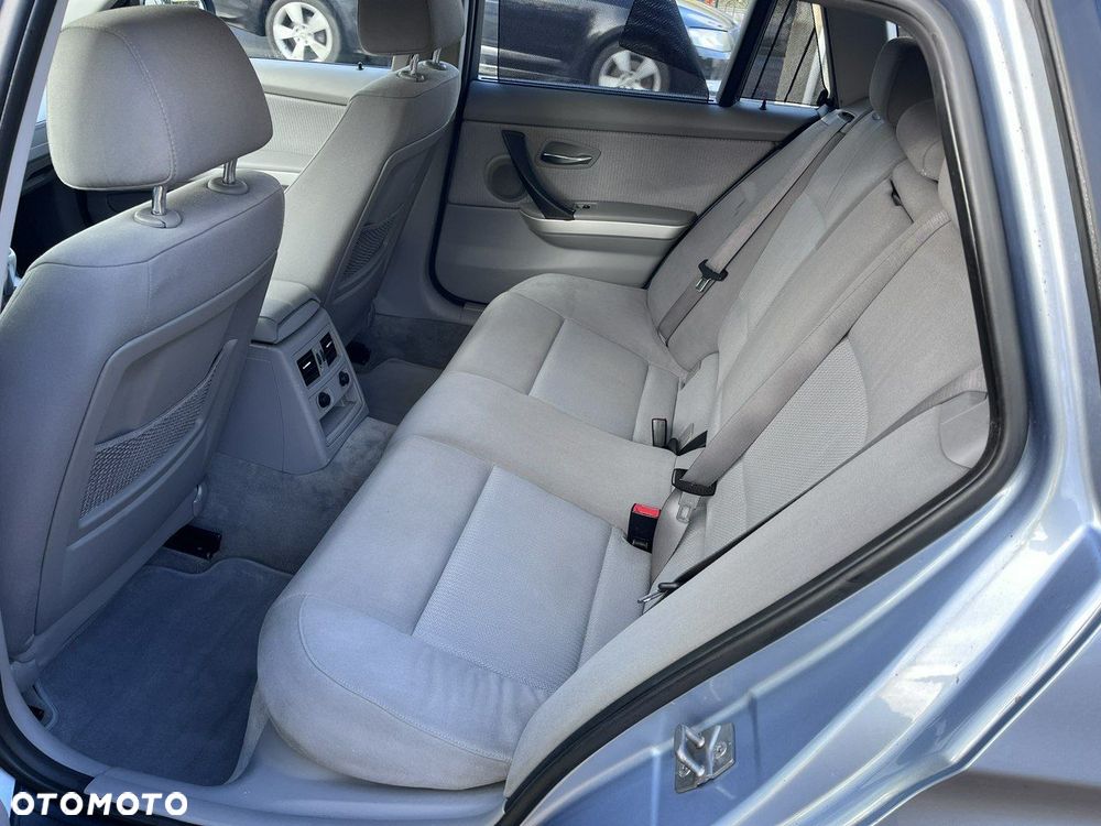 BMW Seria 3 - 23