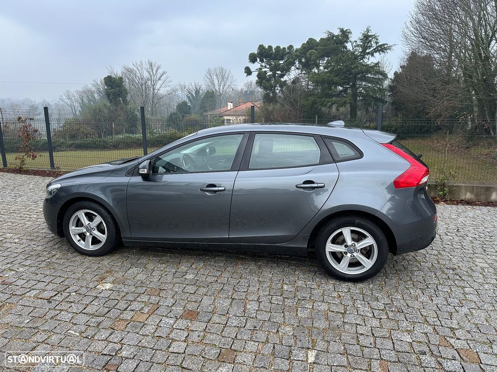 Volvo V40 D2 Momentum - 3