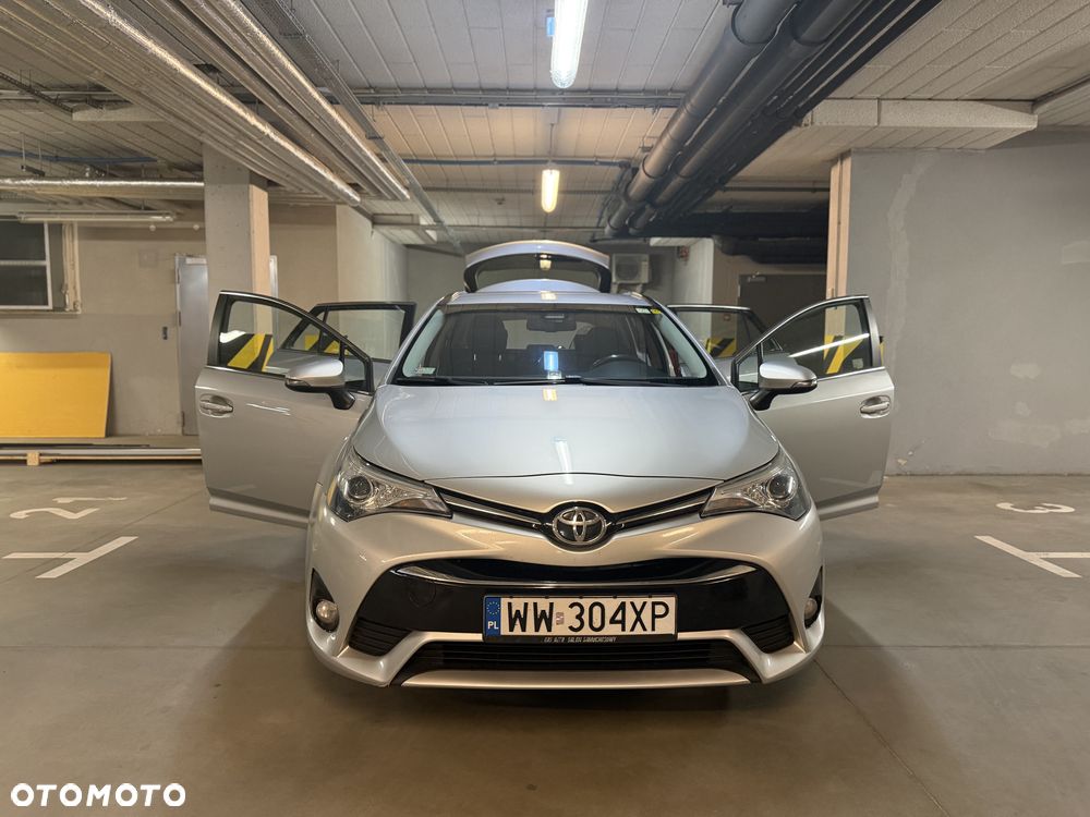Toyota Avensis 1.6 D-4D Active - 8