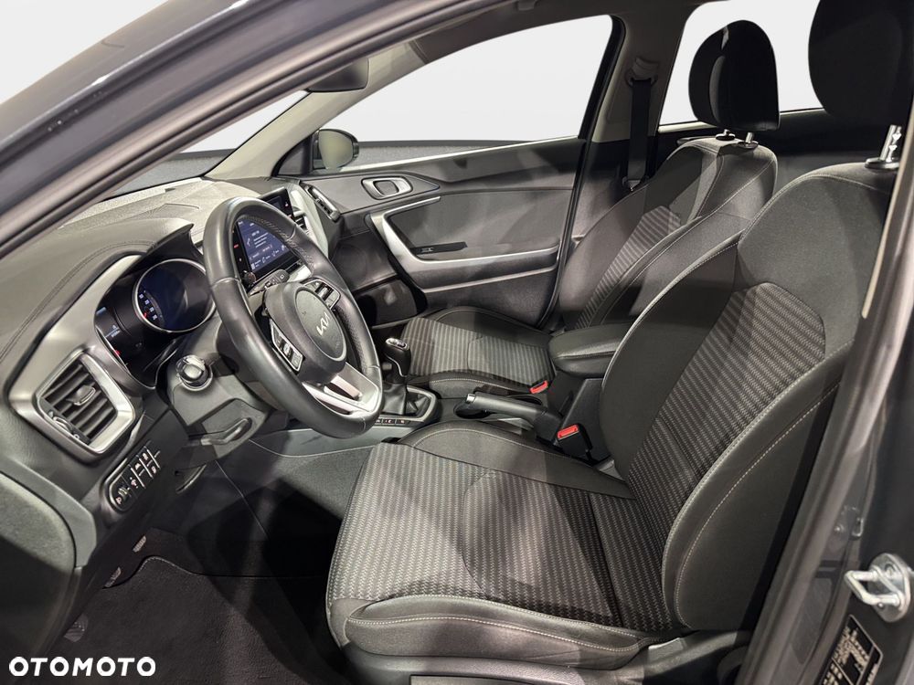 Kia Ceed - 24