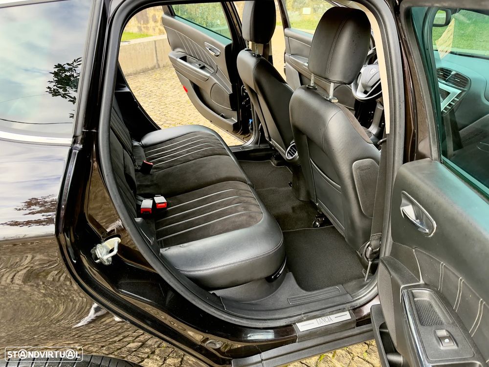 Lancia Delta 1.6 M-Jet Platino Com 57X - 32