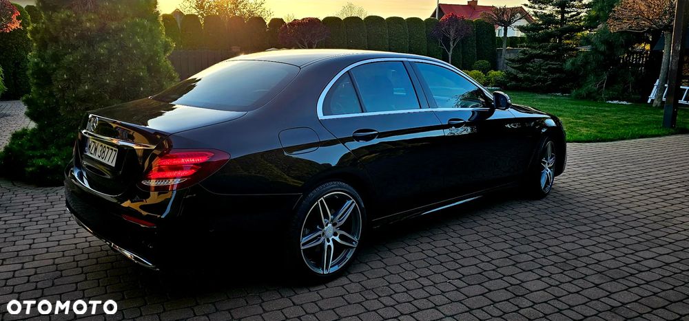 Mercedes-Benz Klasa E 220 d 9G-TRONIC - 21