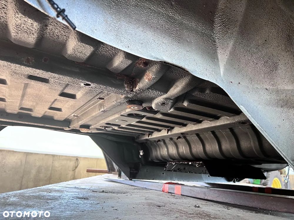 Land Rover Discovery - 3