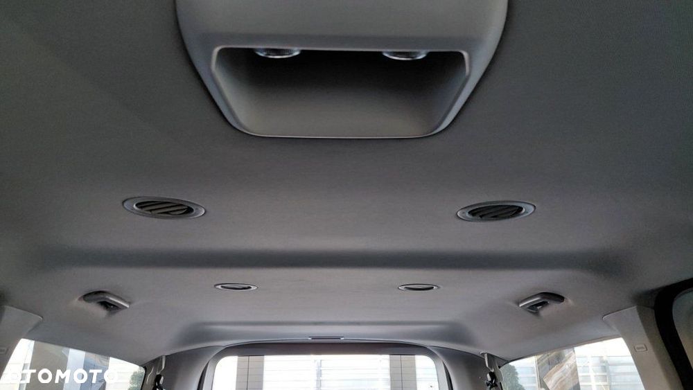 Ford Tourneo Custom - 35