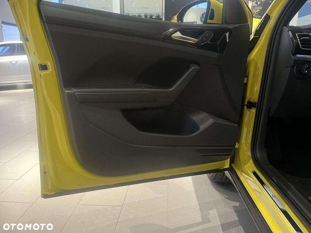 Volkswagen T-Cross - 12