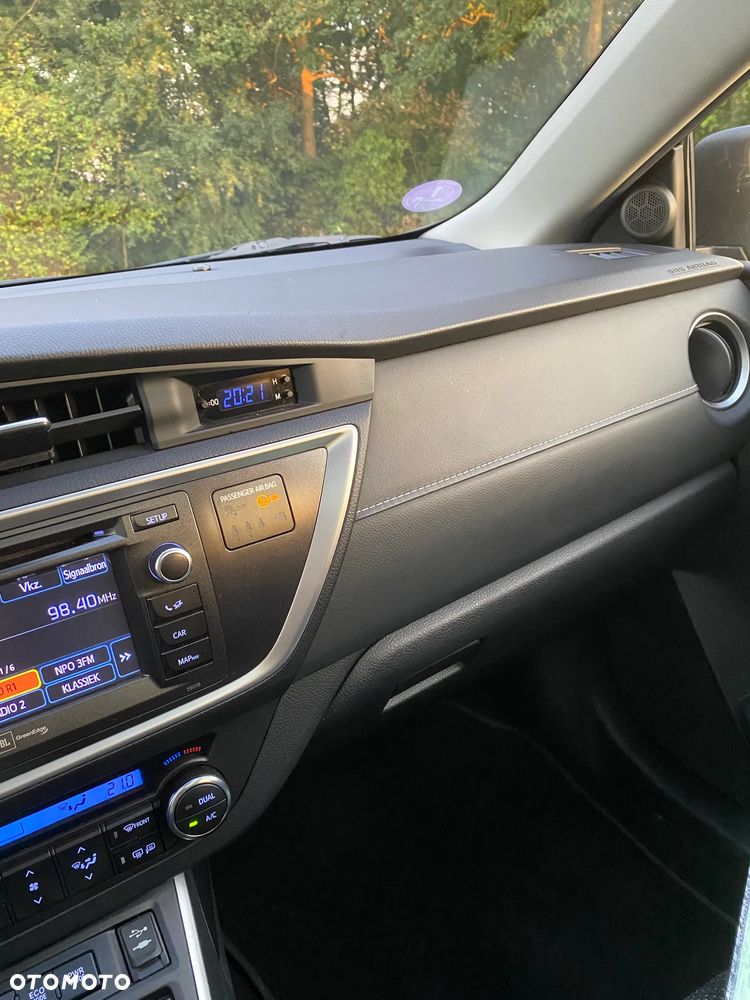 Toyota Auris - 13