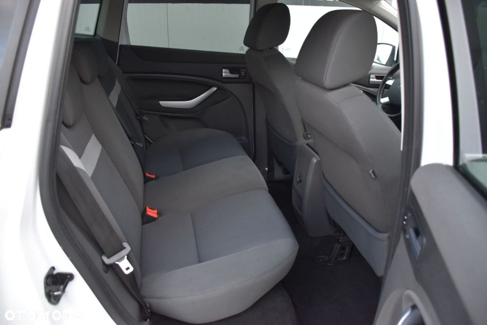 Ford Kuga 2.0 TDCi 2x4 Titanium - 7