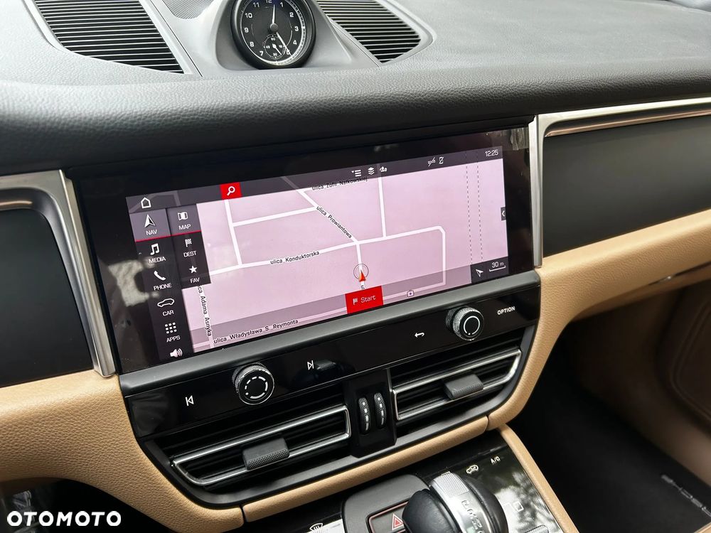 Porsche Macan Standard - 21