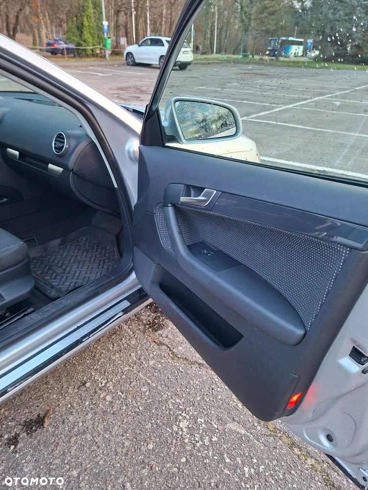 Audi A3 Sportback 1.9 TDI DPF Ambiente - 14