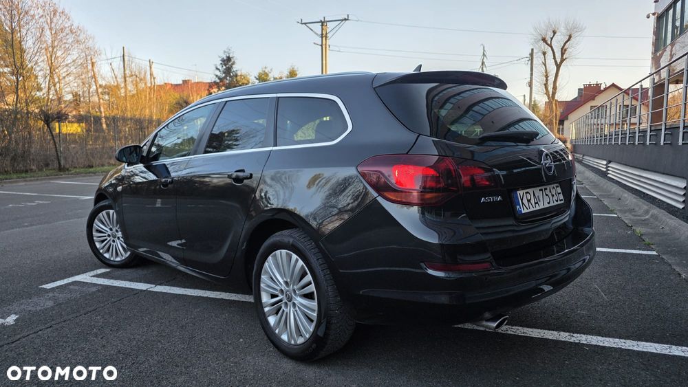 Opel Astra ver-2-0-cdti-cosmo - 4