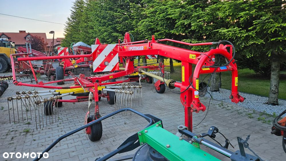 Pottinger EuroTop 651A Multitast Zgrabiarka karuzelowa Stoll R 1400 S - 4