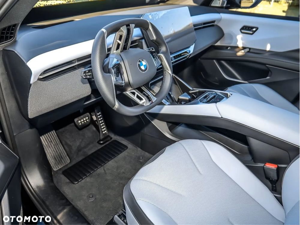 BMW iX3 - 10